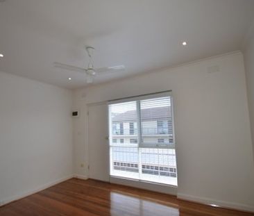 Unit 11/125 Grange Road, Glen Huntly. - Photo 1