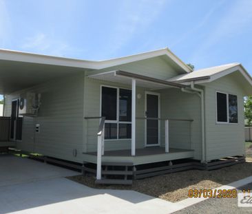 VILLA IN LAIDLEY - Photo 3