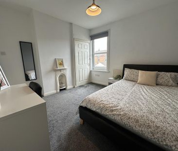 3 bedroom terraced house to rent - Photo 6