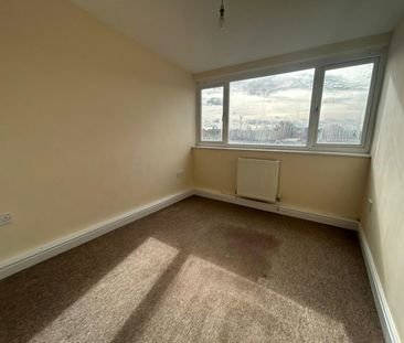 Flat to rent on - Photo 5