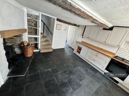 2 bedroom terraced house to rent - Photo 3