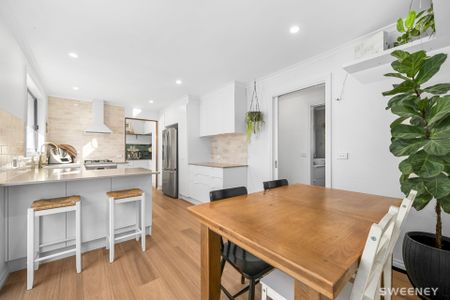 Stunning fully renovated two bedroom unit in quiet location. - Photo 4