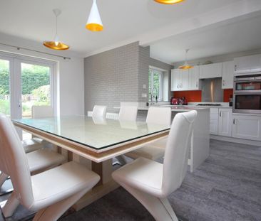 4 bedroom detached house to rent - Photo 2