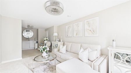 John Norman Grove, Lightwater - 1 bedroomProperty for lettings - Seymours - Photo 4