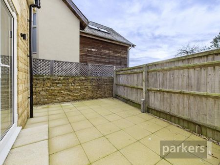 1 bedroom semi-detached house to rent - Photo 2