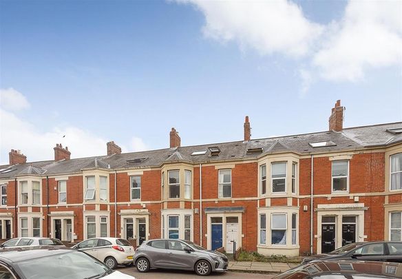 5 bedroom maisonette to rent - Photo 1