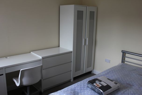 6 Bed Terraced House, Deramore Street, M14 - Photo 1