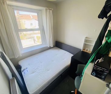 4 bedroom terraced house to rent - Photo 4