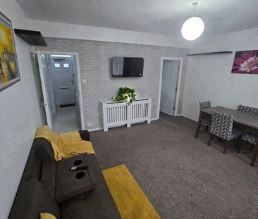 1 Bed Flat, Evelyn Street, SE8 - Photo 1