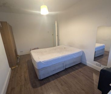 KINGSBURY, NW9, London - Photo 2