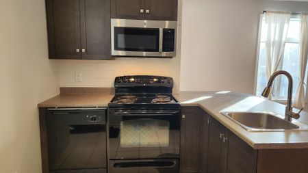 For Lease - 293 Everest Private Unit# A, Elmvale Acres and Area, Ontario - Photo 4