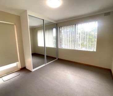 GREAT TWO BEDROOM UNIT! - Photo 2