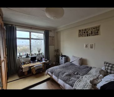 2 Bed Flat, Forest Croft, SE23 - Photo 3