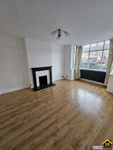 3 bed Semi-detached in Worplesdon Road , Guildford, GU2 9RS - Photo 2