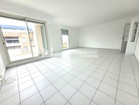 Location Appartement 4 pièces 99m² MARCQ EN BAROEUL 59700 - Photo 2