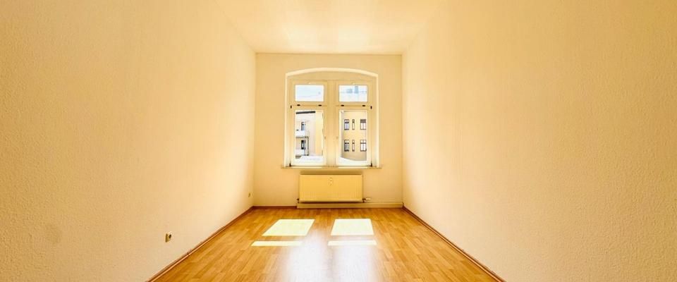 attraktive 2 Raum Wohnung mit Balkon +++TOP+++ in bester Lage in Altenburg - Photo 1
