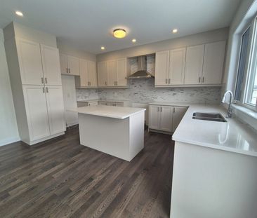 For Lease - 3284 Mariner Pass, Oakville, Ontario - Photo 2