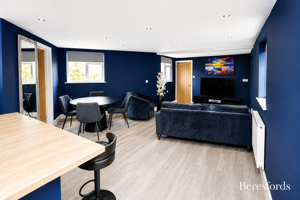 8 bedroom detached house to rent - Photo 1