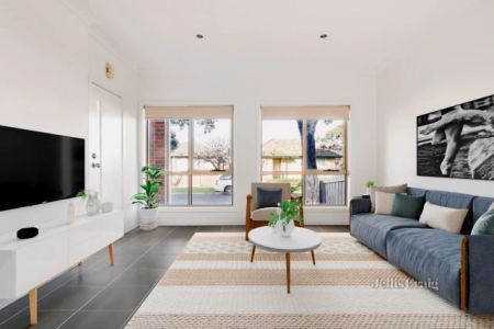 3 Bed, 1 Bath - Photo 3