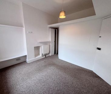 4 bedroom semi-detached house to rent - Photo 1