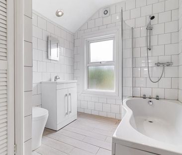 3 bedroom semi-detached house to rent - Photo 6