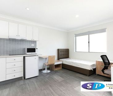 Modern self-contained studio, Fully furnished - Photo 3