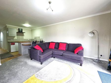 1 bedroom semi-detached house to rent - Photo 2