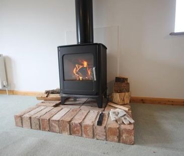 2 bedroom barn conversion to rent - Photo 3