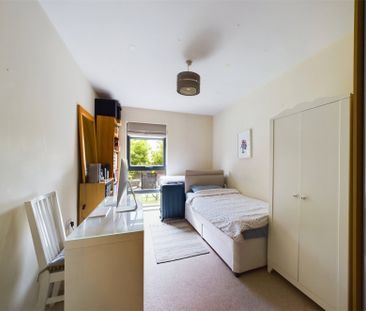 2 bedroom Flat in Kennet Street, Reading - Photo 3