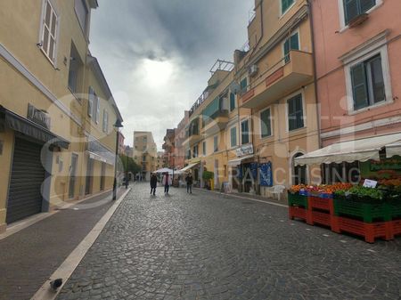 Trilocale via Vittorio Veneto, 4, Centro, Nettuno - Photo 2