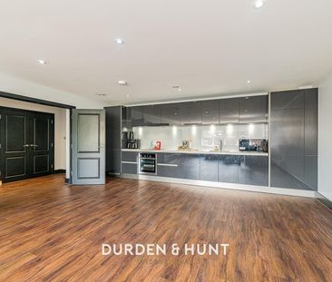 The Mount, 213 High Road, Loughton - Photo 2