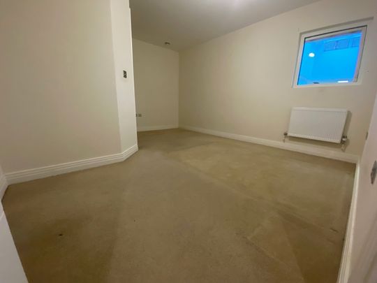 Empire House, Welwyn Garden City - Photo 1