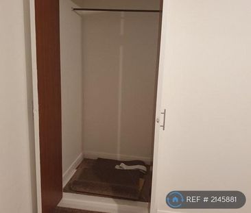 3 bedroom end of terrace house to rent - Photo 3