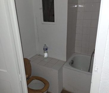 Appartement 1 pièces 29m2 MARSEILLE 1ER 373 euros - Photo 4