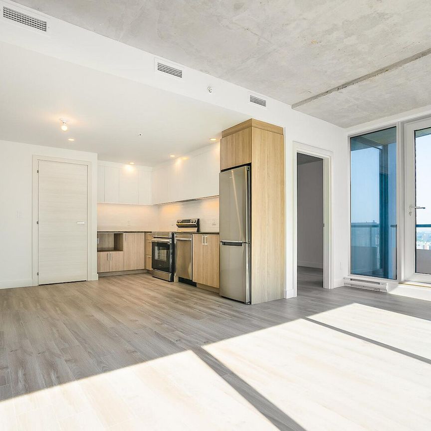 360 President Kennedy, Montréal, QC - Photo 1