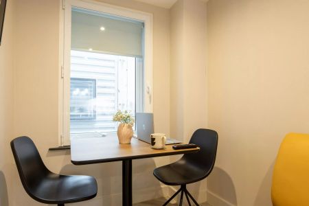 Gold 1 Bed Apartment - Photo 5