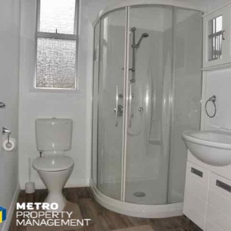 Great Location Flat - Photo 3