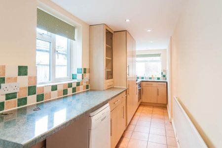 2 bedroom terraced house to rent - Photo 2