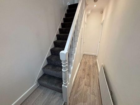 3 bedroom terraced house to rent - Photo 3