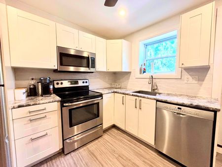 For Lease - 340 Howland Avenue, Toronto, Ontario - Photo 4