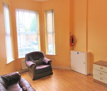 Great Location, 19 Agincourt Avenue, Queens Quarter, Belfast, BT7 1QA - Photo 2