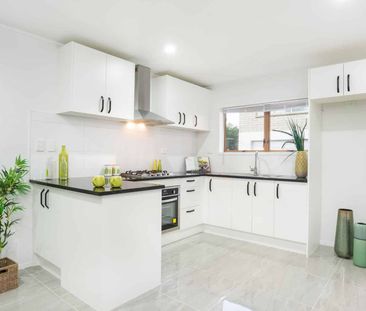 3 BEDROOM - SINGLE STOREY - GARAGE - Photo 2