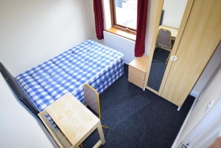 6 bedroom terraced house to rent - Photo 2