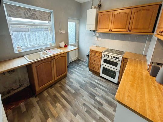 3 bedroom semi-detached house to rent - Photo 1