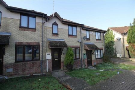 2 bedroom mid-terrace to rent Shepperds Green, Shenley Church End, MK5 6DA - Photo 3
