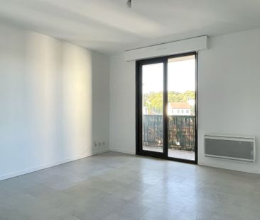 Location Appartement Rosny-sous-Bois (93110) Centre-Ville - Photo 1