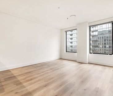 Instant Appeal In Prime Location - Photo 4
