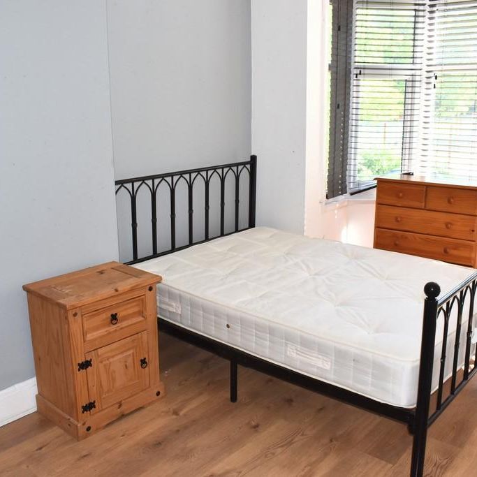 1 bedroom in a house share to rent - Photo 1