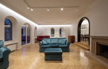 Świeżo wyremontowany z pięknym ogrodem - Zdjęcie 2