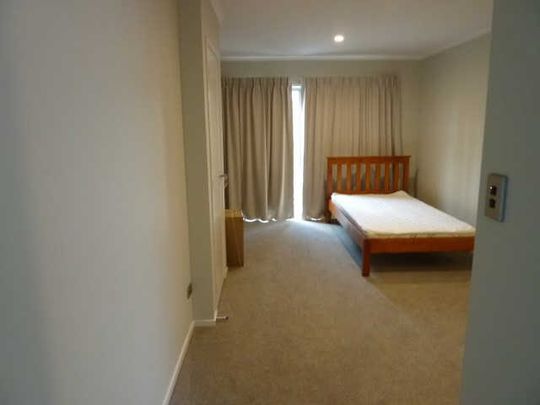 Studio Room Opposite University - Photo 1